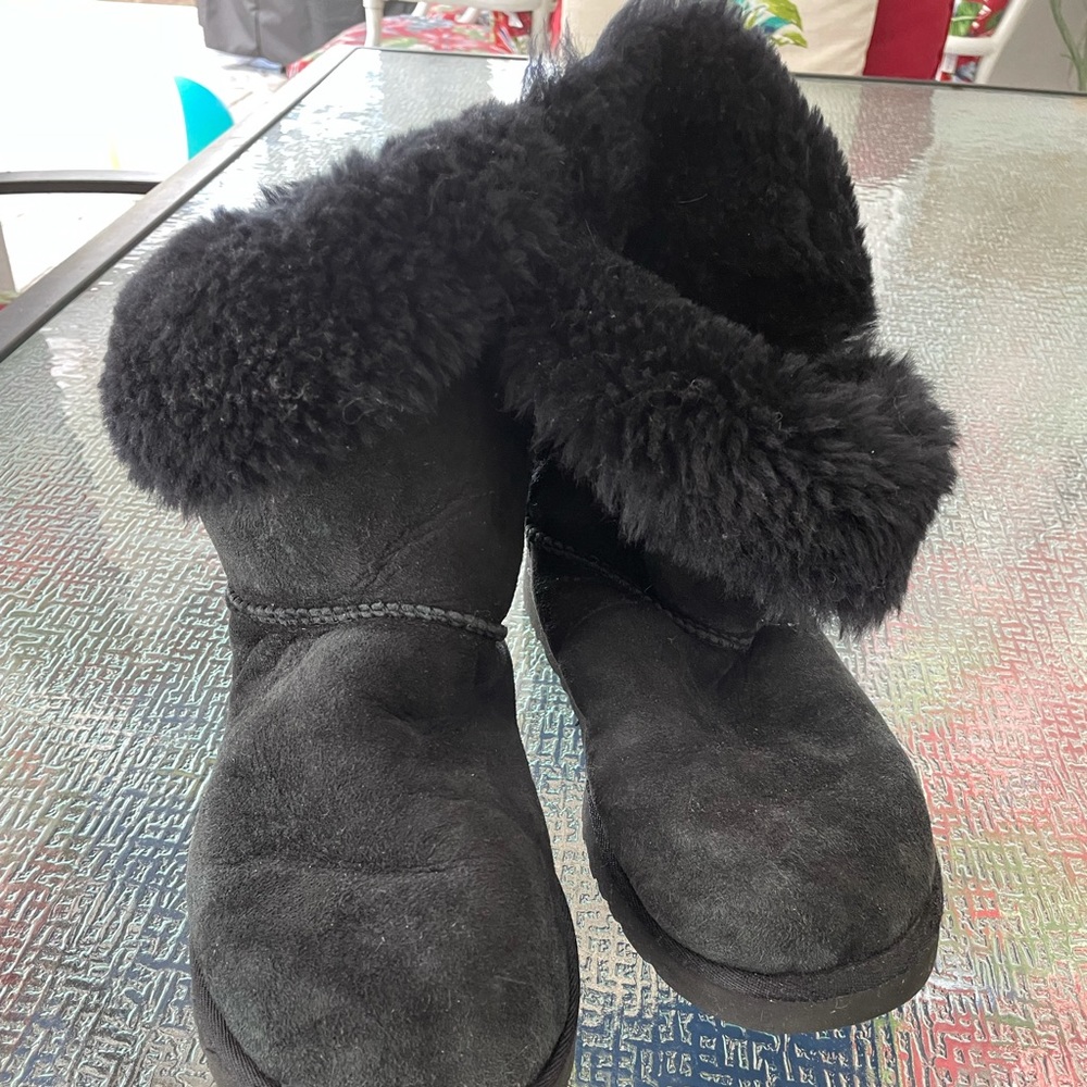 Used UGGS so warm & cozy! Cheap too!